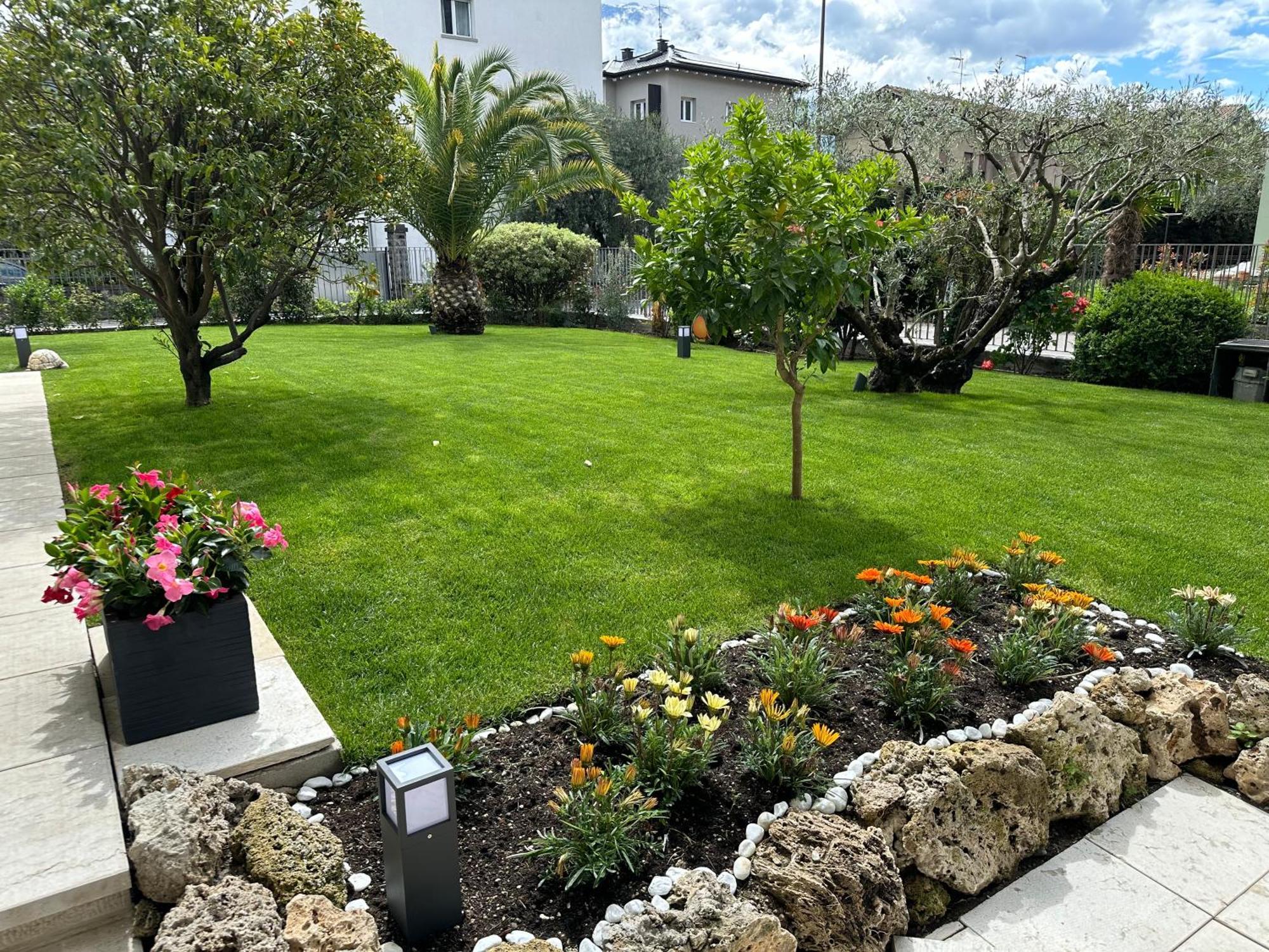 Residence Villa Dalila - Appartamento Dalila Riva del Garda Exterior foto